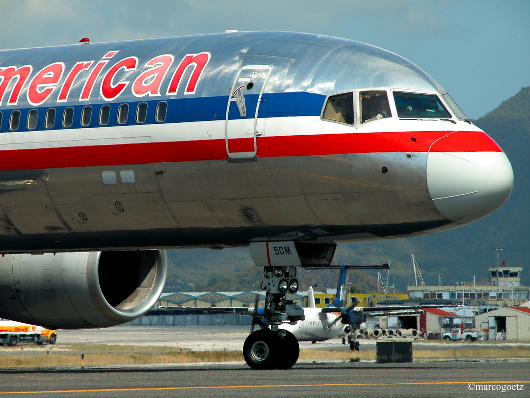 AMERICAN AIRLINE FLUGZEUG SAINT MARTIN 